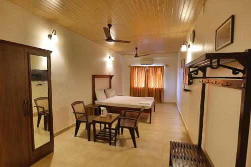 Hostal Hotel Orfil