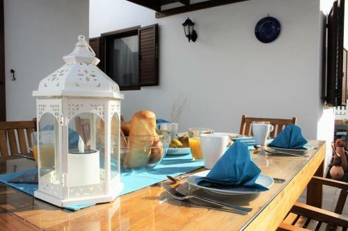 Villa Corona Roses