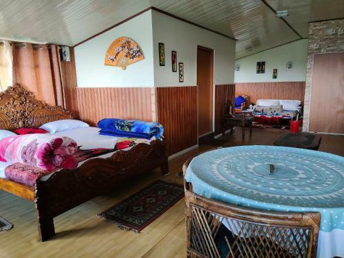 Hostal Viramma House