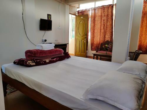 Hostal Viramma House