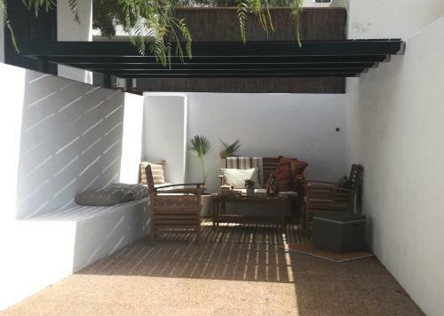 Villa Sorondongo Beach & Garden
