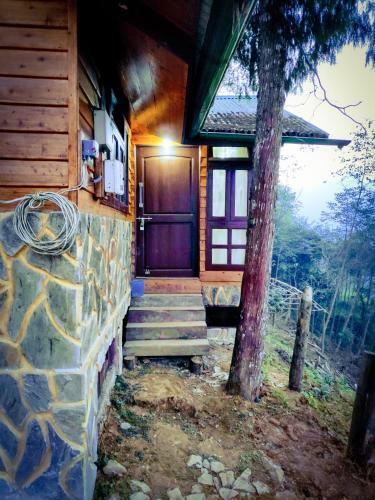 Solitude In Himalayas, Villa