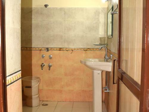 Hotel Crystal Palace Dhanaulti