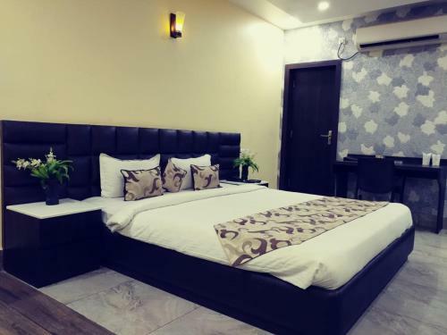 Hotel Madhuvan By Travelkartonline