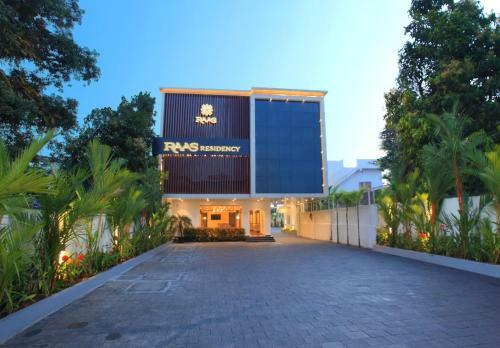 Hotel Raas Residency