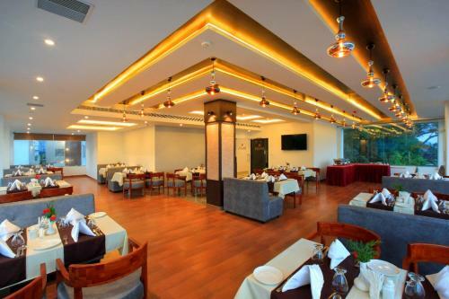 Hotel Raas Residency