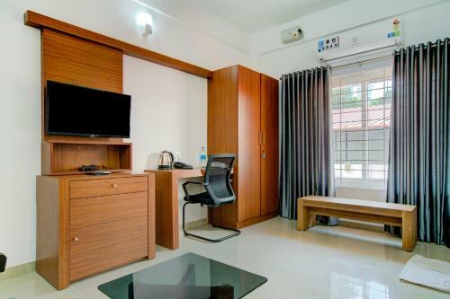 Hotel Vaccinated Staff- Capital O 74715 Phoenix Holidays