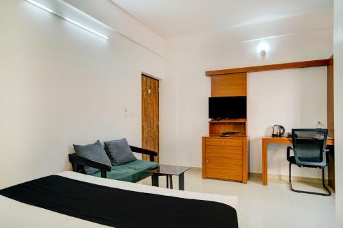 Hotel Vaccinated Staff- Capital O 74715 Phoenix Holidays