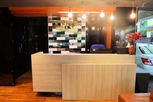 Hotel Q One Plaza