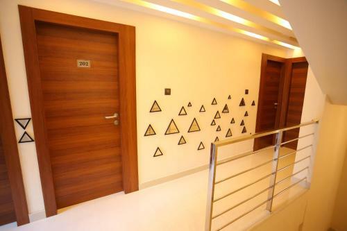 Hotel Q One Plaza
