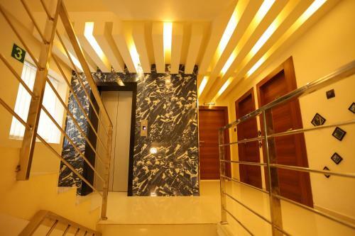 Hotel Q One Plaza