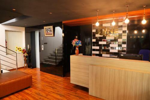 Hotel Q One Plaza