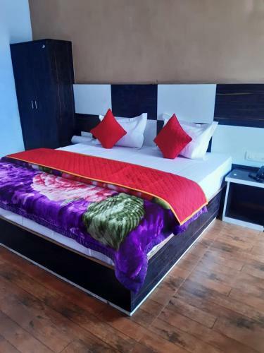 Hostal Singh Snow Mountain Guest House Nd Tarres Restaurant