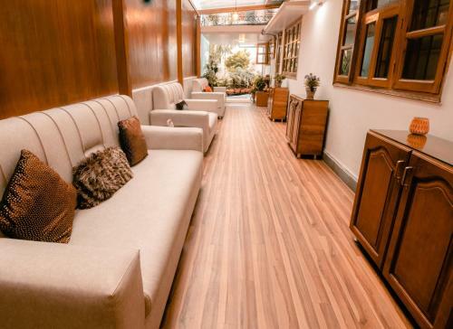A Centrally Located Cozy, Comfortable Home