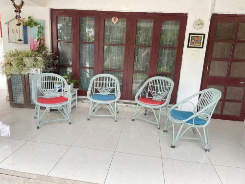 Aaa Home Stay