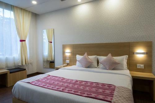 Hotel The Solitaire Express