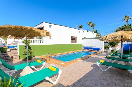 Villa Hearth Away From House. Breia