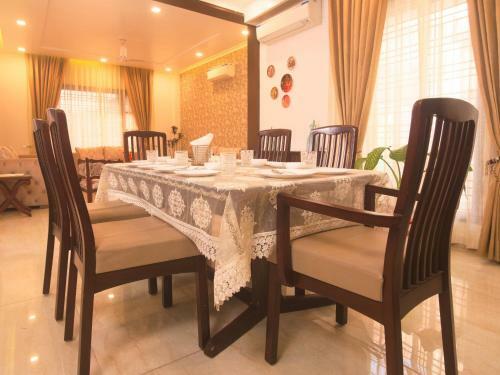 Spacious, Aesthetically Designed 3-br Apartment - 3 Mins Walk From City Center