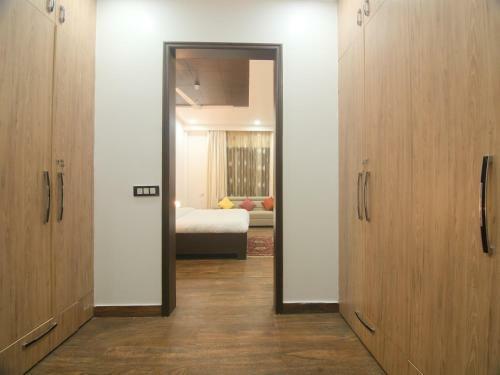 Spacious, Aesthetically Designed 3-br Apartment - 3 Mins Walk From City Center