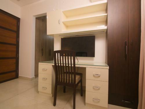 Spacious, Aesthetically Designed 3-br Apartment - 3 Mins Walk From City Center