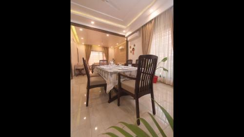 Spacious, Aesthetically Designed 3-br Apartment - 3 Mins Walk From City Center