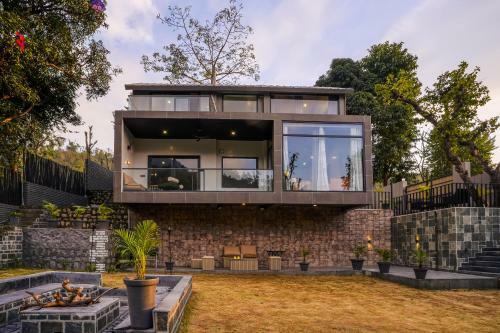 Villa Saffronstays Elysian