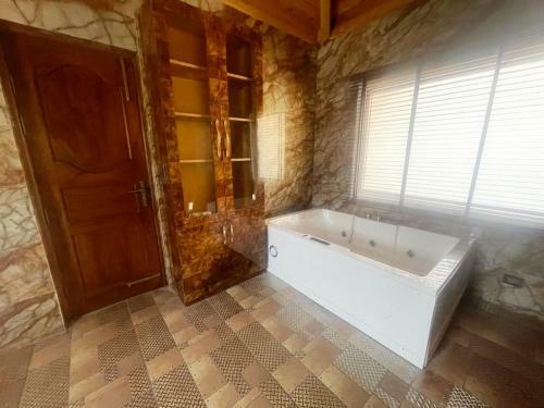 Lodge Yt Mansion
