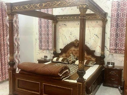 Lodge Yt Mansion