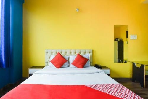 Hotel Staymaker Royal Galaxy