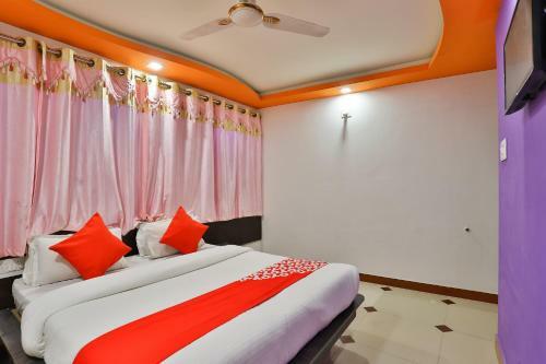 Oyo 24921 Hotel Shree