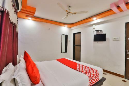 Oyo 24921 Hotel Shree