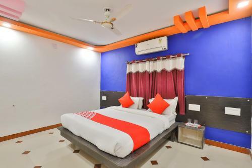Oyo 24921 Hotel Shree