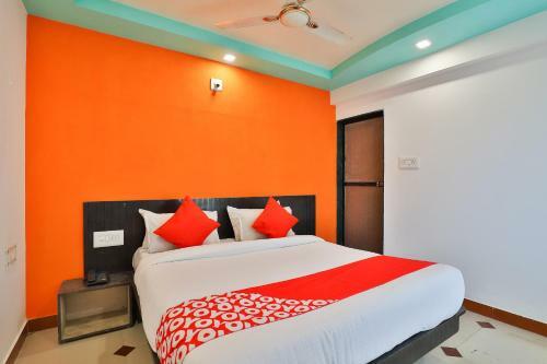 Oyo 24921 Hotel Shree