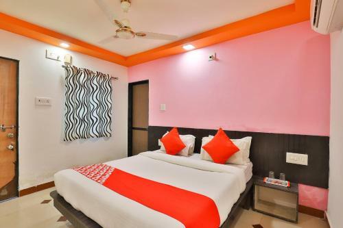 Oyo 24921 Hotel Shree