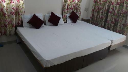 Bed & Breakfast Gurukrupa Bunglow