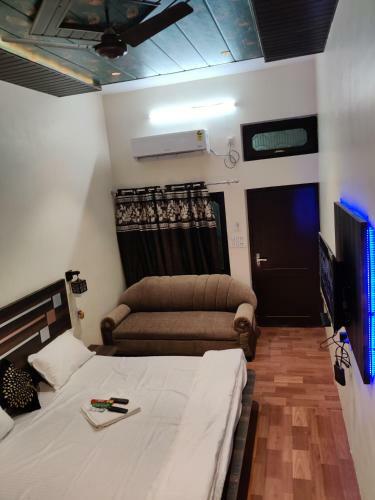 Keshav Hotel