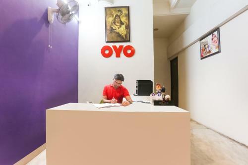 Oyo 30615 Hotel Rock Inn