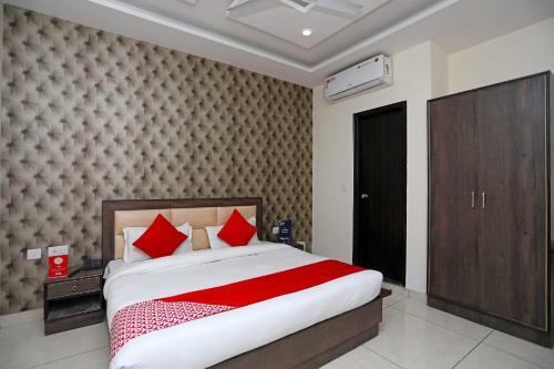 Oyo 28017 Hotel Olive