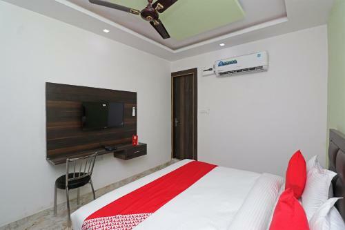 Oyo 39592 Hotel Akashdeep