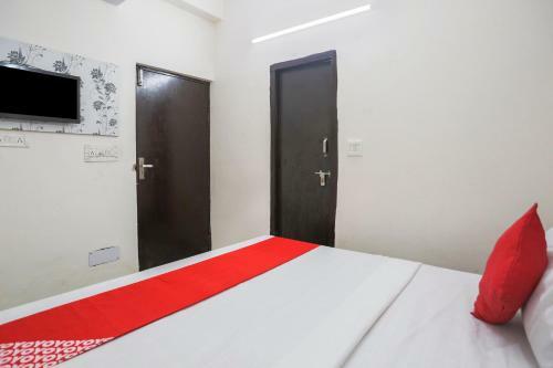 Oyo 81667 Hotel Mahak
