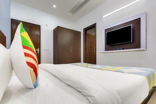 Hostal Collection O 82677 Hotel Apj Grand