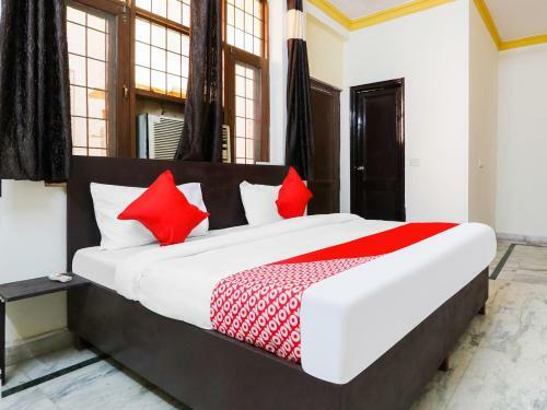 Oyo 85818 Hotel Peace