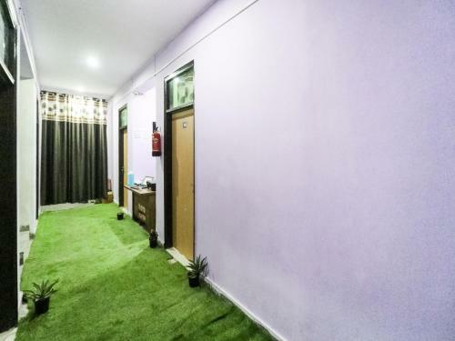 Hotel Oyo 77339 Uday Paradise