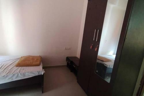 Entire 2 Bedroom Hall Kitchen Apartment Non Air Conditioned