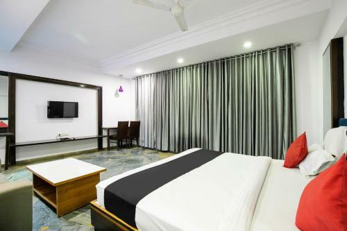 Collection O 49275 Hotel Suman City