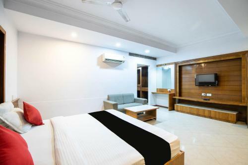 Collection O 49275 Hotel Suman City