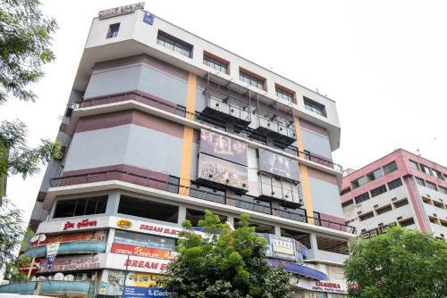 Collection O 49275 Hotel Suman City