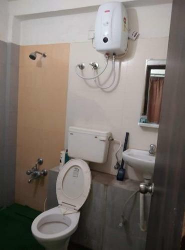 Entire Apartment 1 AC Bedroom 1 AC Hall And A Kitchen