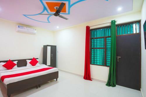 Hotel Vaccinated Staff - Oyo 62980 Shiva Residency
