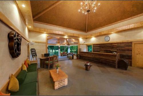 Hotel Tarangi Resort & Spa - A River Access Property
